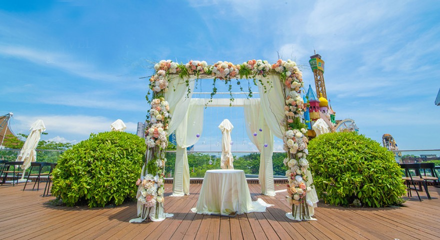 任时间风化轮廓 爱始终丰盛如林