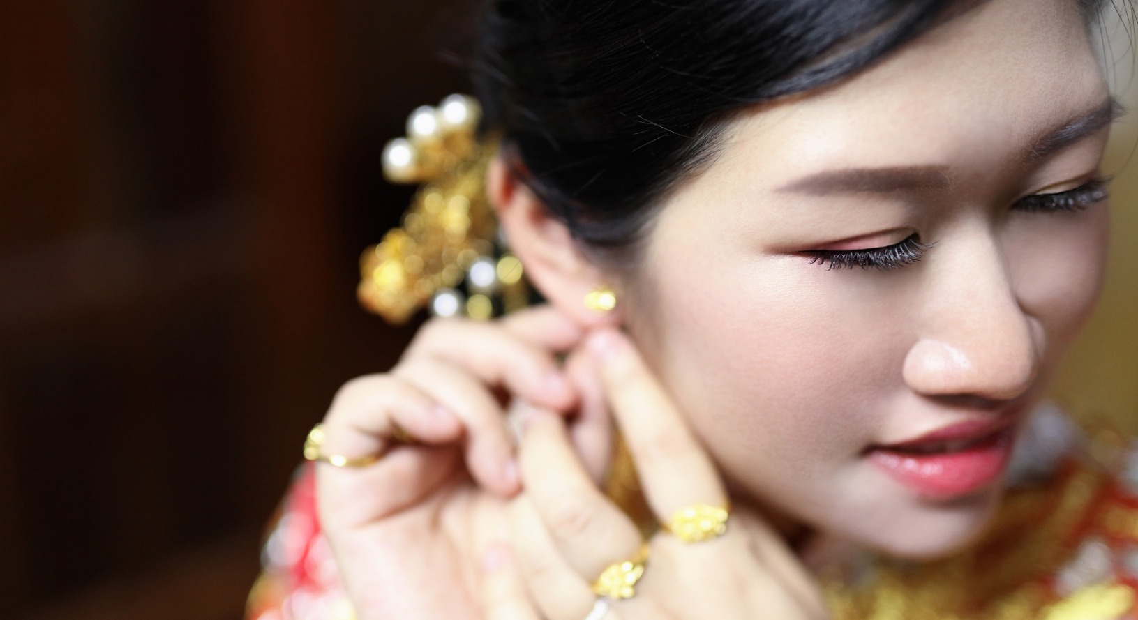 【榜单热销】资深化妆师全天贴身跟妆(送两个亲友妆)