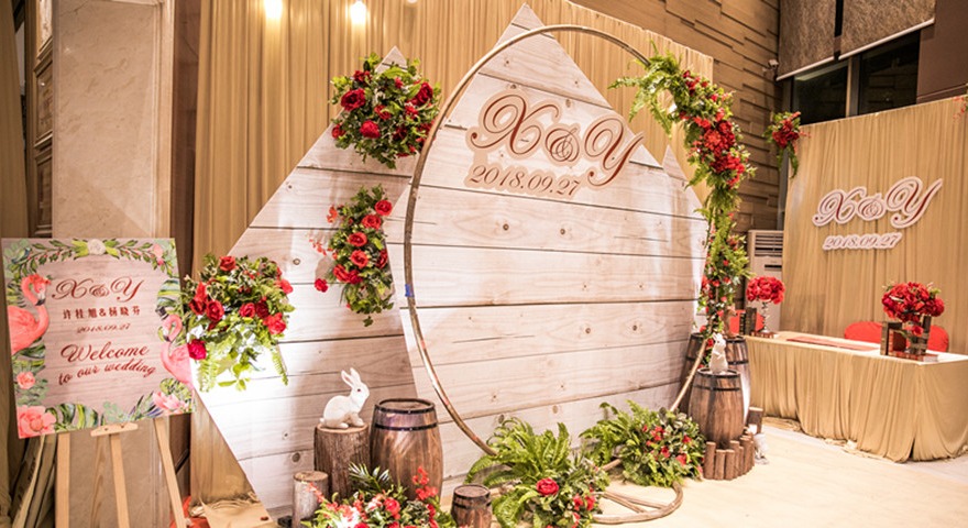 韩式白色系婚礼布置+4大+T台