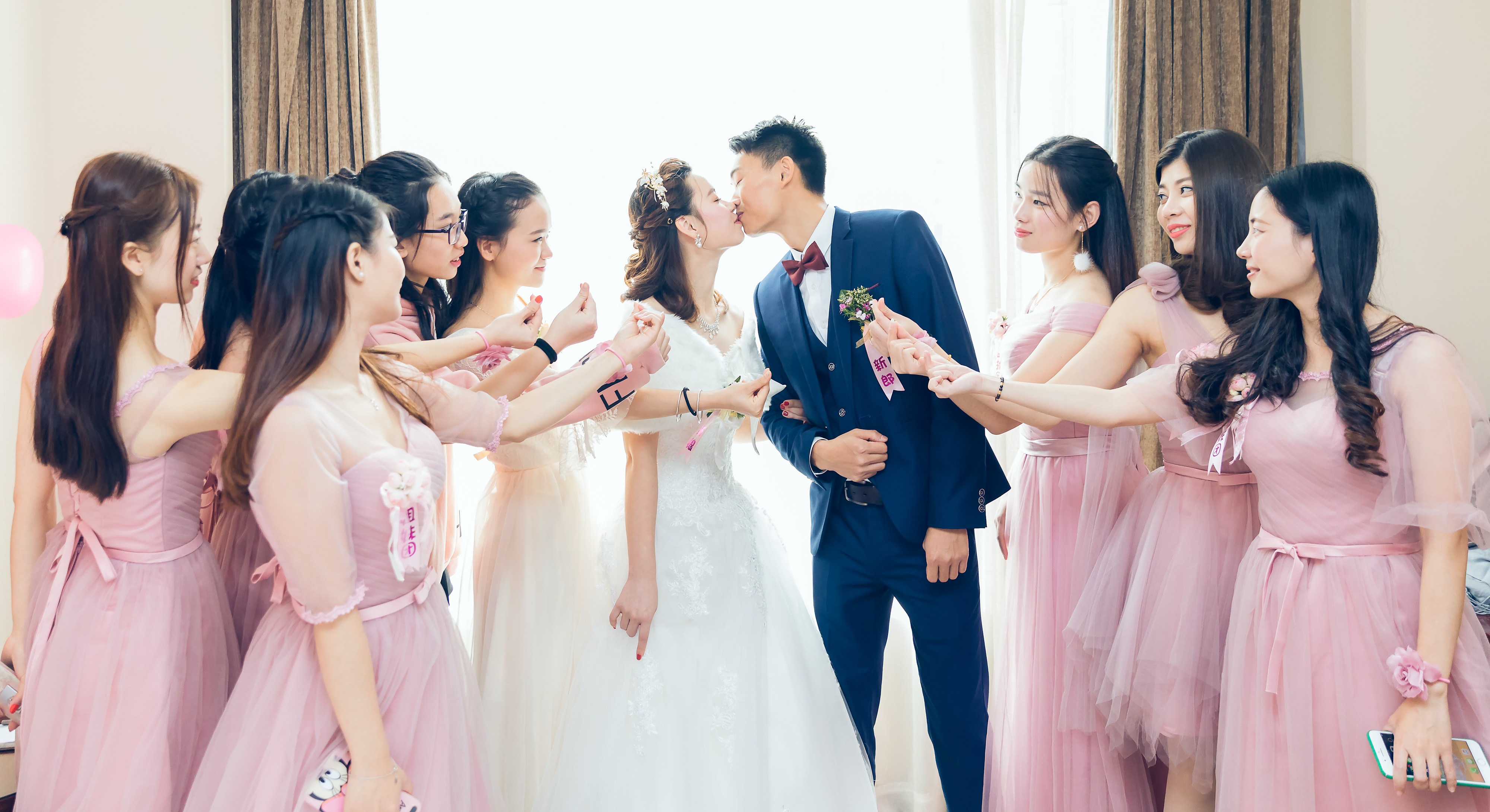 辰浠 ┃ 四大金刚 ┃ 优惠套系 • 主持 • 化妆 • 摄影 • 摄像 •