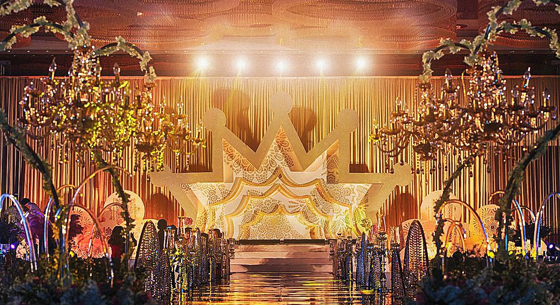 苹果印象 | 皇冠-送主婚车半天（进口奔驰S600）八辆