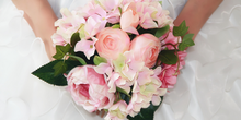新娘手捧花 唯美的粉红色婚礼花束