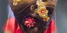 传统马尾漂亮新娘：2015最新新娘发型