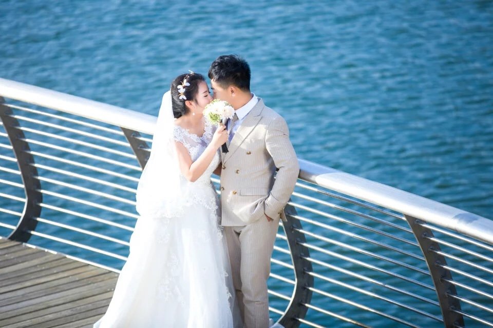 中午在五里营海世界为            儿子张立昊儿媳曹艳茹举行结婚典礼