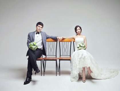 韩式婚纱照图片|纯色背景结婚照-上海婚纱照欣赏