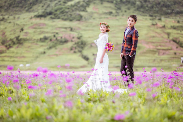 云南丽江旅拍婚纱照哪家好？婚礼猫丽江旅拍