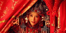 中式凤冠霞帔 缨络垂旒传统配饰与时尚的火花