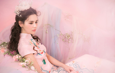 粉红丽人-中国风|纯色背景婚纱照