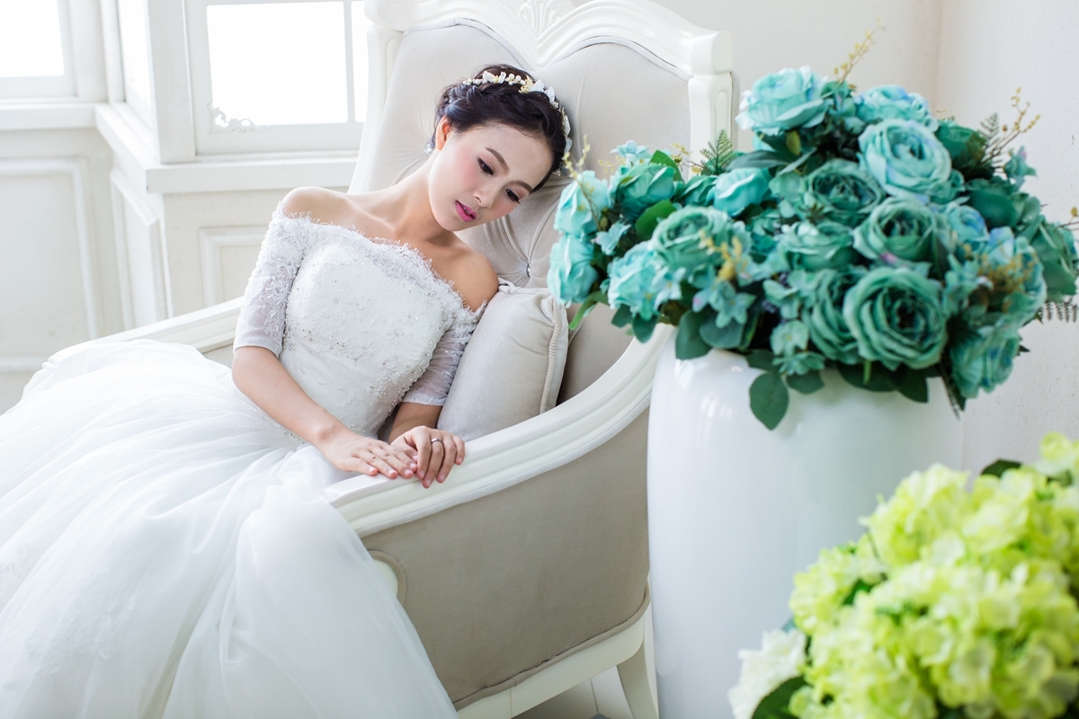 韩式婚纱照图片|纯色背景婚纱摄影-阳江婚纱照欣赏