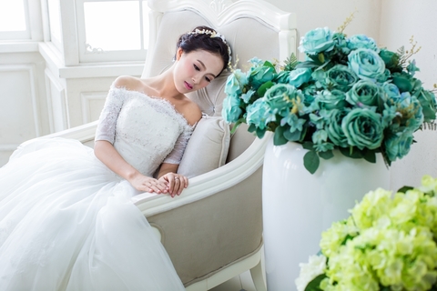 韩式婚纱照图片|纯色背景婚纱摄影-广州婚纱照欣赏